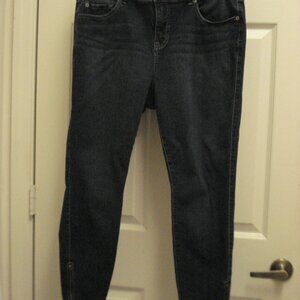 Torrid Premium “Jegging” Jeans Women's size 18R 3 Buttons Stretchy Blue